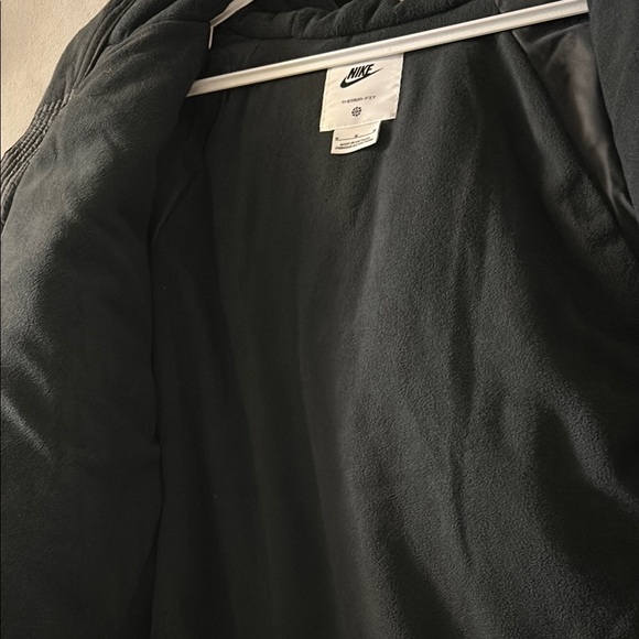 Nike Men's Black Hooded Jacket - Picture 5 of 5